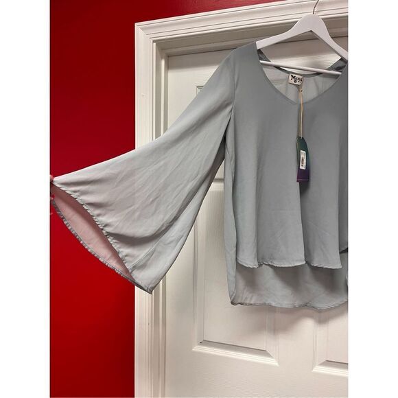 Show Me Your MuMu Gray Sheer V-Neck Wide Sleeve Blouse sz S NWT - Picture 2 of 4